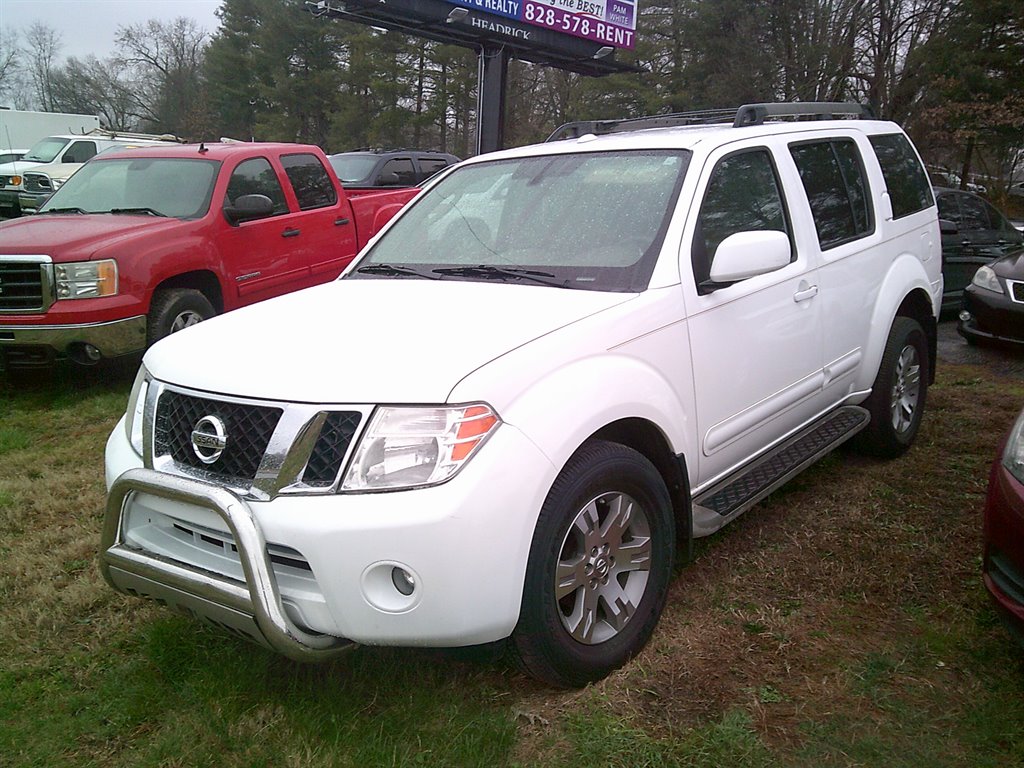 2010 Nissan Pathfinder SE