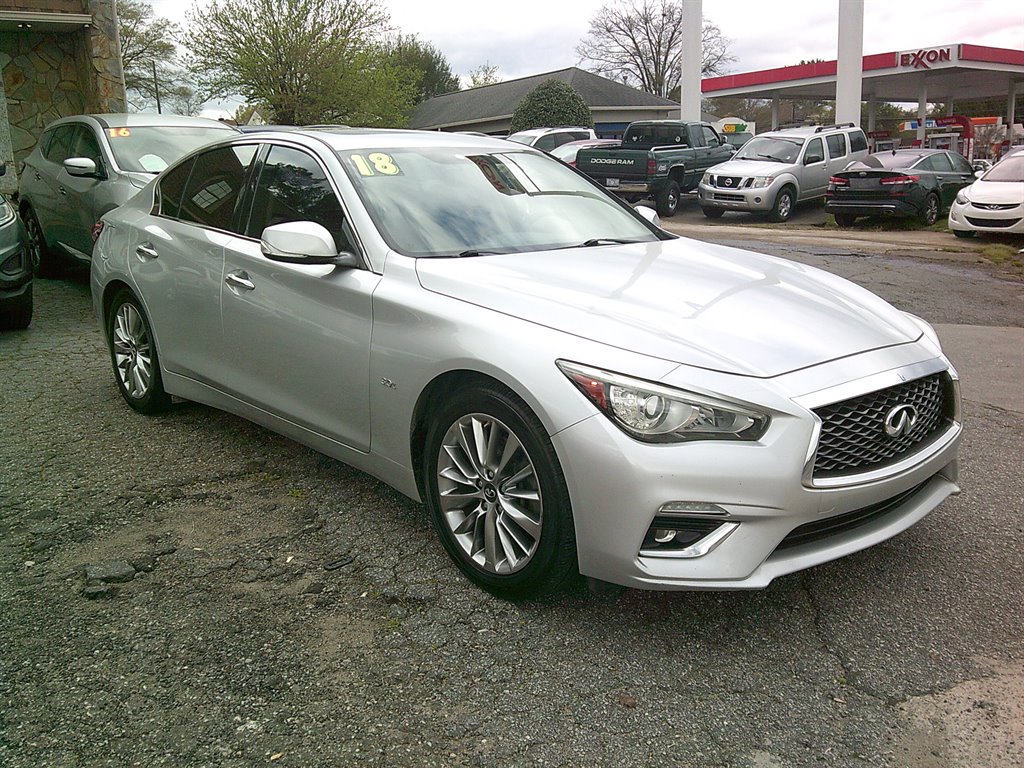 2018 INFINITI Q50 LUXE