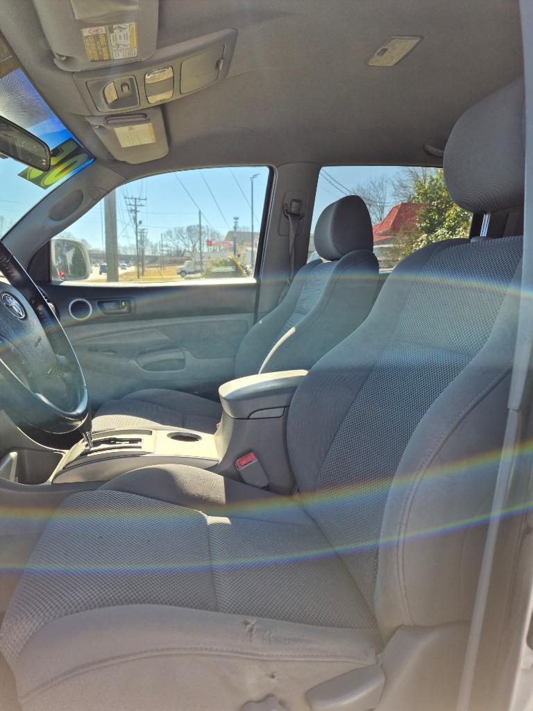 2005 Toyota Tacoma PreRunner - Photo 8