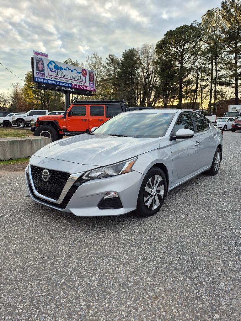 2019 Nissan Altima S's photo