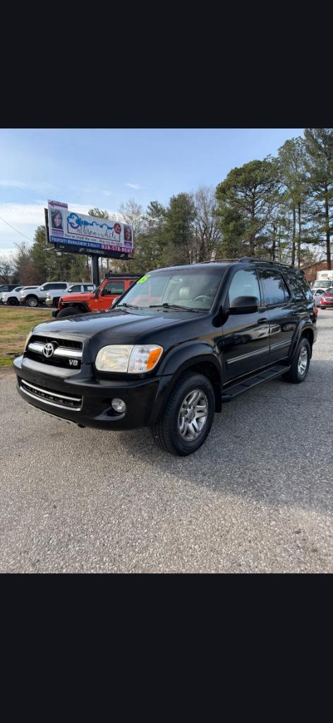 2005 Toyota Sequoia Limited's photo