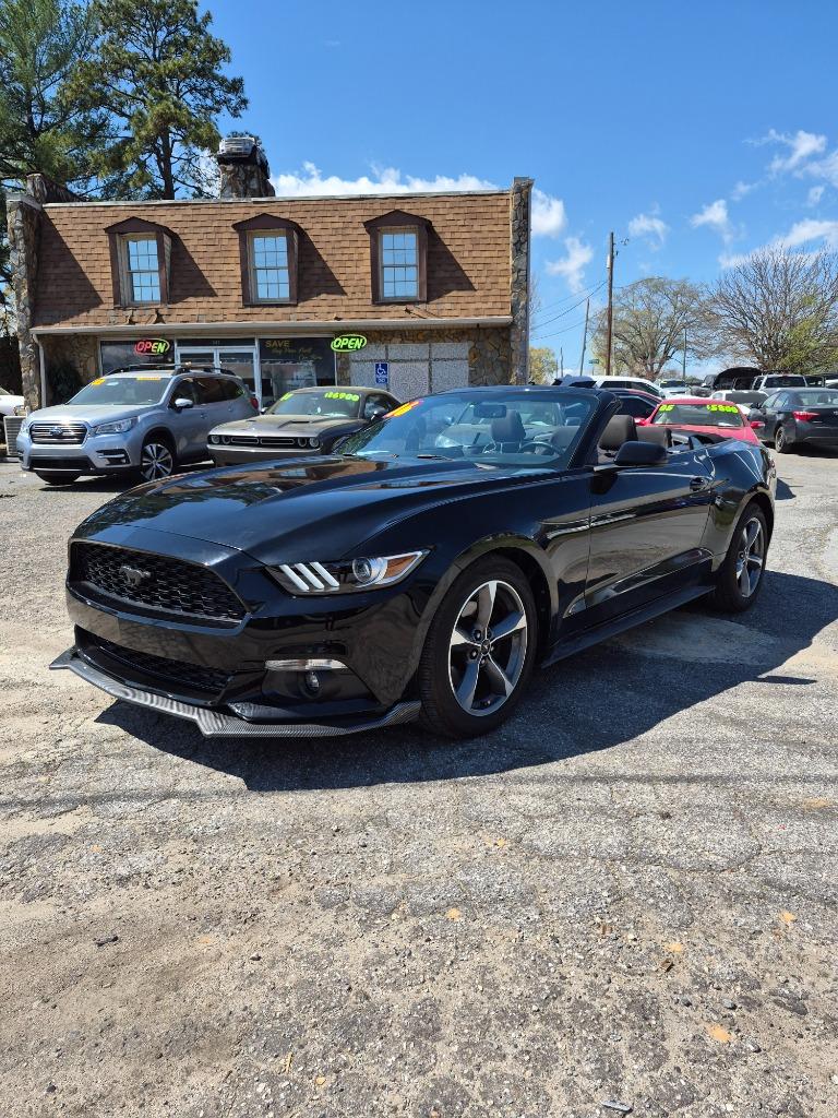 2016 Ford Mustang V6 Convertible's photo