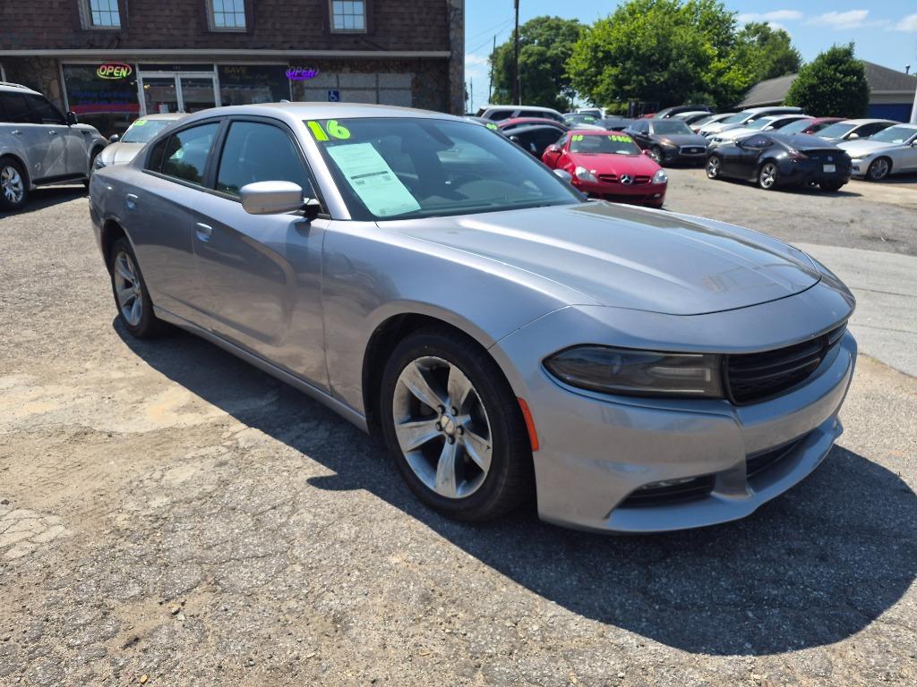 2016 Dodge Charger SXT's photo