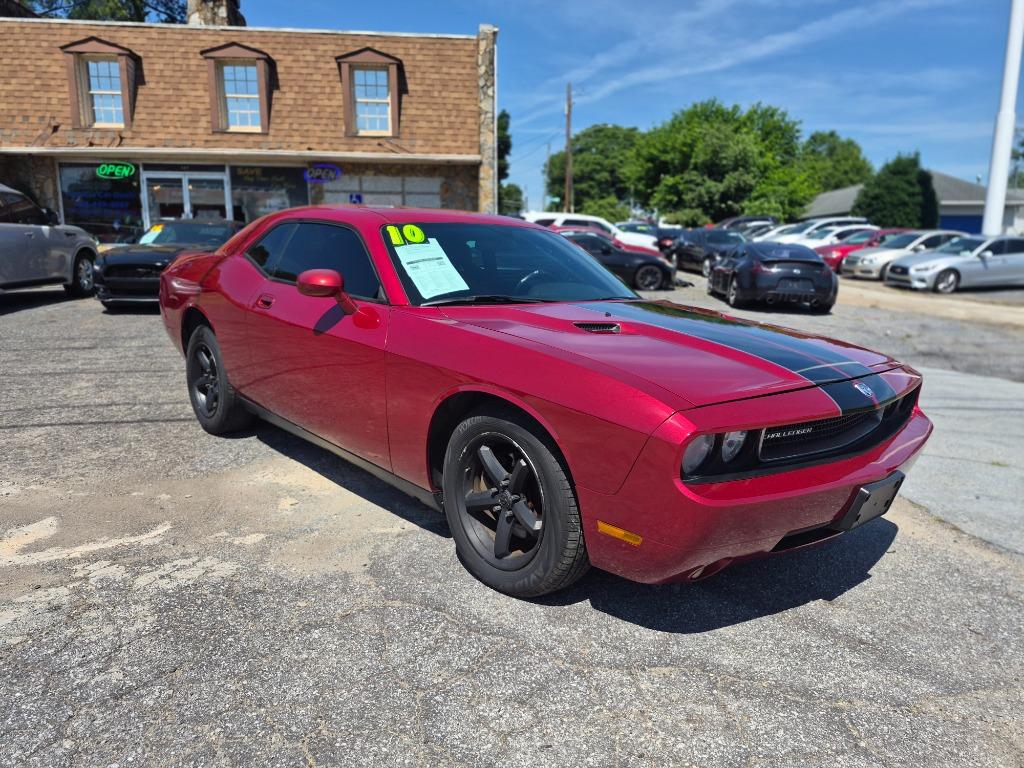 2010 Dodge Challenger SE's photo